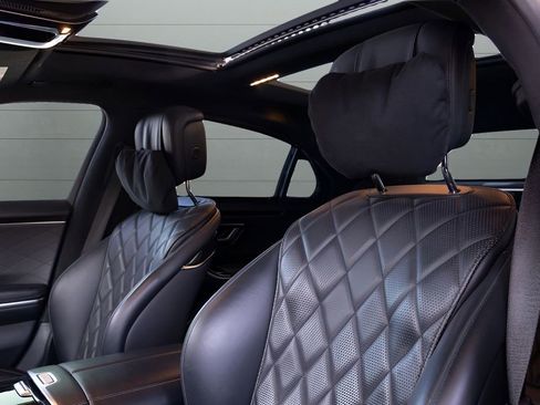 Used 2022 Mercedes-Benz S 580 4MATIC Sedan w/ AMG Line Package image 2