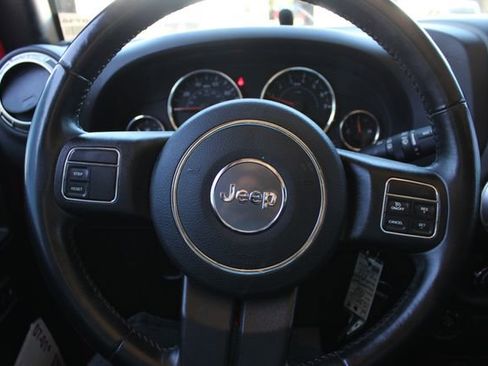 Used 2018 Jeep Wrangler Unlimited Sahara AWD/4WD image 8