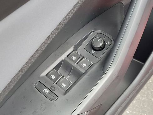 New 2025 Volkswagen Jetta SE image 9