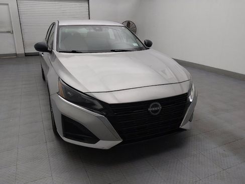 Used 2024 Nissan Altima 2.5 SV image 14