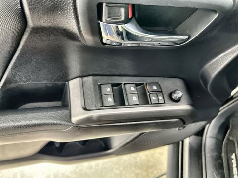 Used 2021 Toyota Tacoma TRD Off-Road image 15