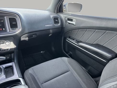Used 2019 Dodge Charger SXT image 15