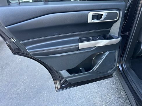 Used 2023 Ford Explorer XLT RWD image 29