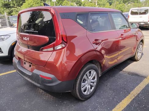 Used 2022 Kia Soul LX FWD image 6