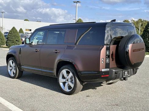 New 2026 Land Rover Defender 130 X-Dynamic SE AWD/4WD image 3
