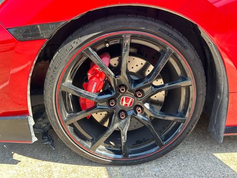 Used 2019 Honda Civic Type R image 16