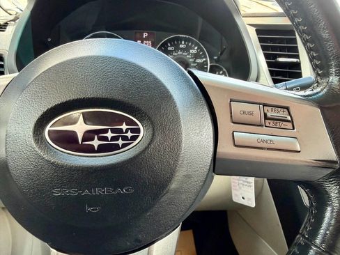 Used 2011 Subaru Outback 2.5i Premium AWD/4WD image 57