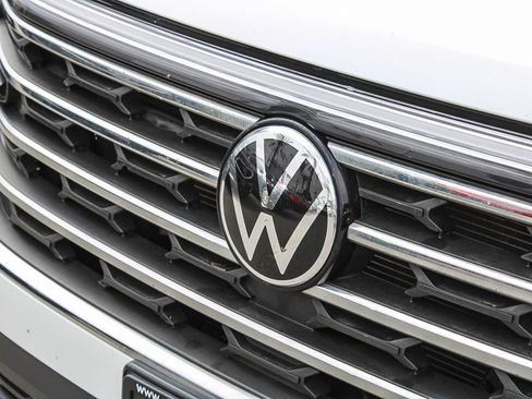 Used 2024 Volkswagen Atlas SE AWD/4WD image 9