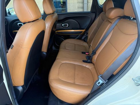 Used 2015 Kia Soul ! w/ Umber Package 1 FWD image 11