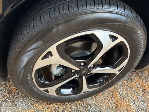 Used 2024 Ford Escape ST-Line Select w/ Tech Pack #2 image 11