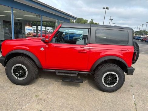 Used 2023 Ford Bronco Outer Banks w/ Sasquatch Package AWD/4WD image 3