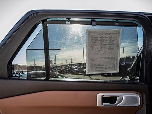 Used 2023 Ford Explorer King Ranch w/ Technology Package image 28