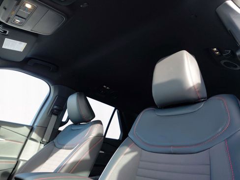 New 2026 Ford Explorer ST-Line w/ ST-Line Street Pack image 9