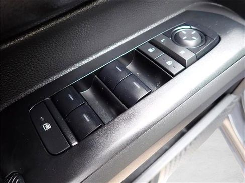 Used 2025 Toyota Tacoma SR5 image 11