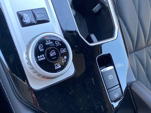 New 2026 Mitsubishi Outlander 4WD Plug-In Hybrid image 18