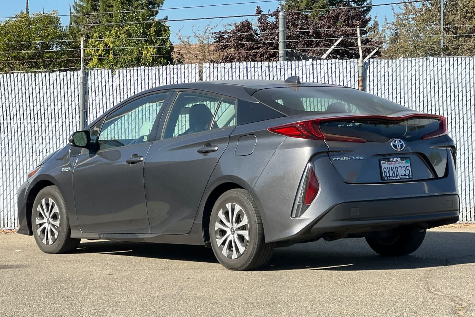 Used 2021 Toyota Prius Prime LE FWD image 5