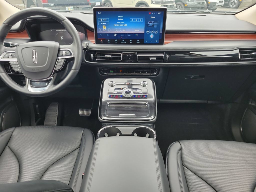 Certified 2023 Lincoln Nautilus Reserve w/ Luxury Package AWD/4WD image 11