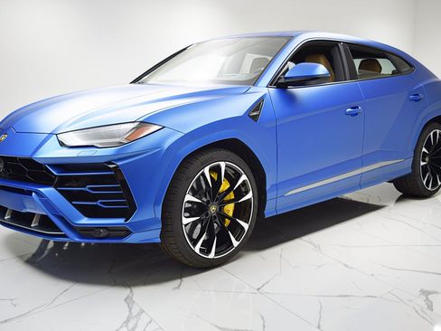 Used 2022 Lamborghini Urus AWD/4WD image 1
