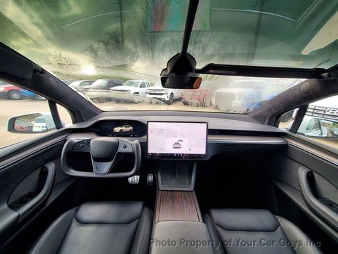 Used 2022 Tesla Model X image 25