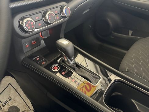 Used 2024 Nissan Kicks SV image 21