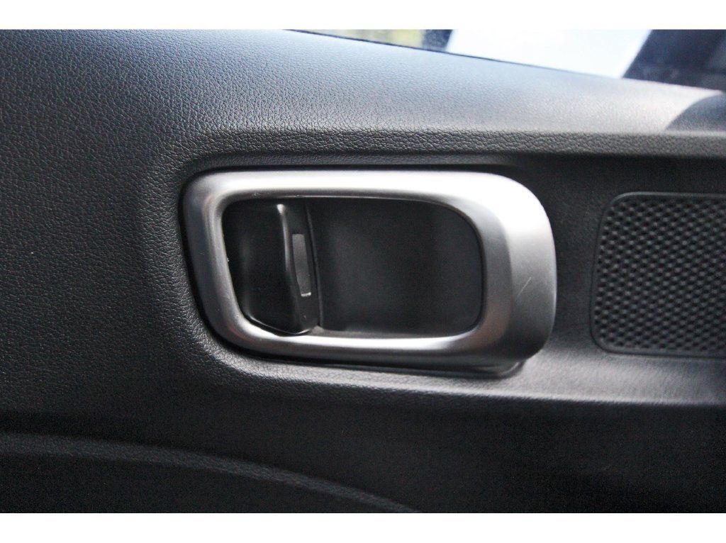 Used 2021 Hyundai Venue SE FWD image 23