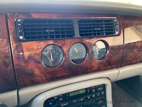 Used 1999 Jaguar XK8 Convertible image 40