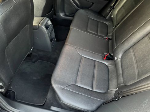 Used 2012 Volkswagen Jetta SE FWD image 19
