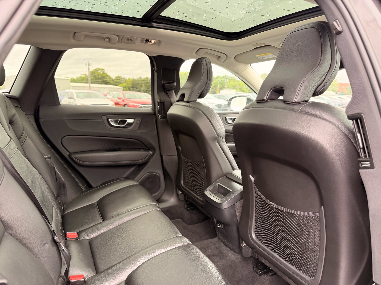 Used 2019 Volvo XC60 T5 Momentum w/ Multimedia Package AWD/4WD image 25