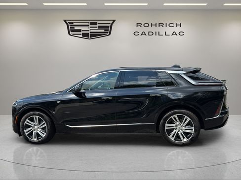 Certified 2024 Cadillac Lyriq Tech AWD/4WD image 8