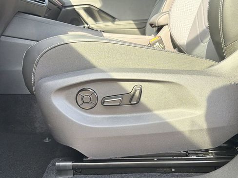 New 2026 Volkswagen Tiguan SE R-Line FWD image 22