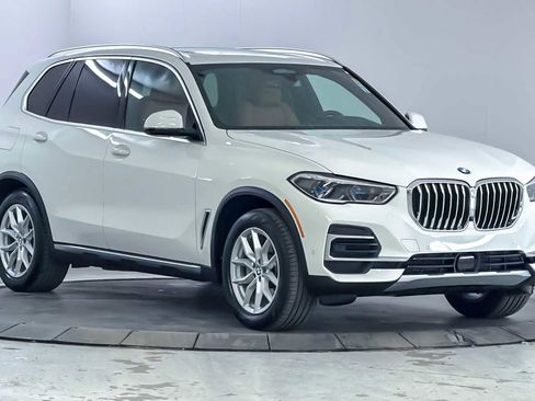 Used 2023 BMW X5 xDrive40i w/ Executive Package image 9