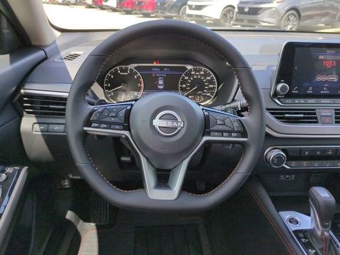New 2025 Nissan Altima 2.5 SR image 13