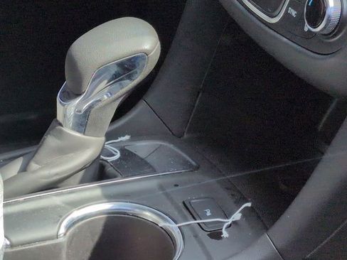 Used 2023 Chevrolet Equinox LT FWD image 13