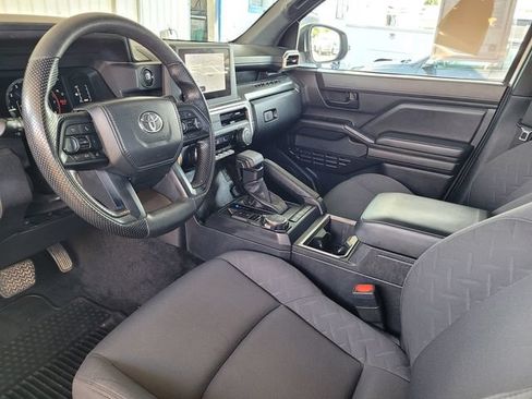 Used 2024 Toyota Tacoma SR5 AWD/4WD image 10