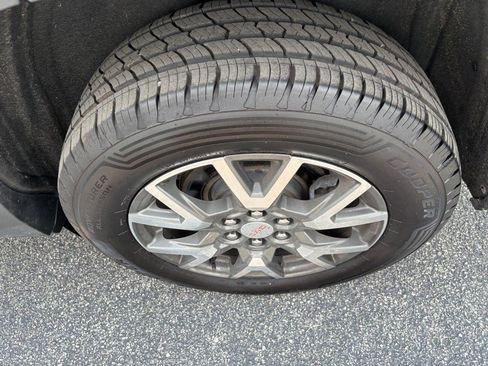 Used 2021 GMC Acadia SLE w/ Driver Convenience Package AWD/4WD image 7