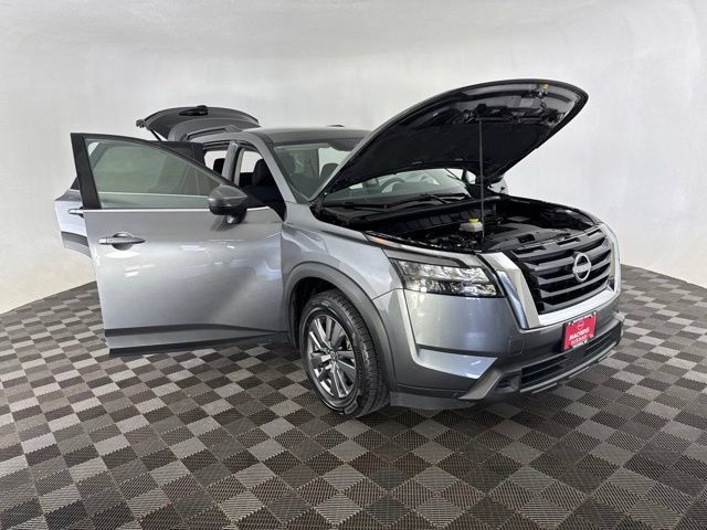 Certified 2025 Nissan Pathfinder SV AWD/4WD image 12