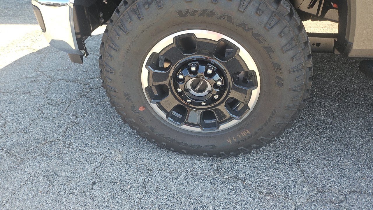 New 2027 Ford F350 Lariat w/ Tremor Off-Road Package AWD/4WD image 9
