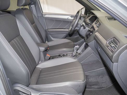 Used 2023 Volkswagen Tiguan SE R-Line AWD/4WD image 15