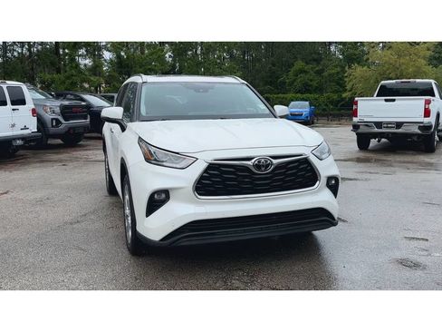 Used 2020 Toyota Highlander Limited FWD image 3