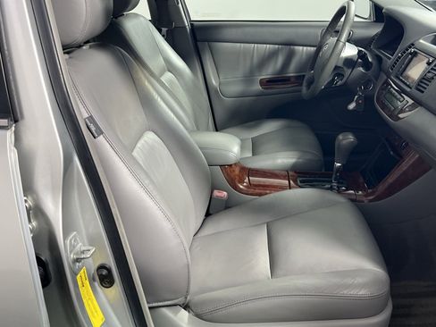Used 2005 Toyota Camry XLE FWD image 28