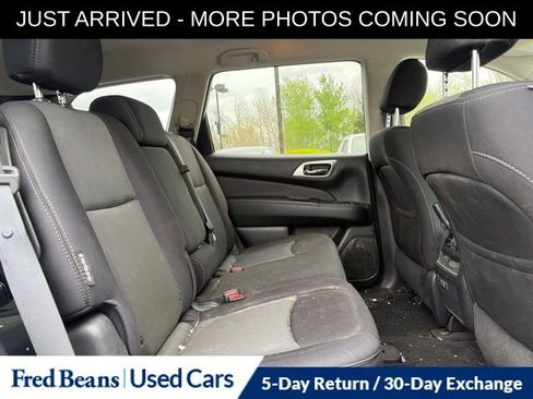 Used 2019 Nissan Pathfinder SV AWD/4WD image 15