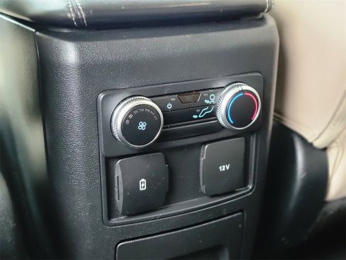 Used 2022 Ford Explorer XLT w/ Equipment Group 202A image 17