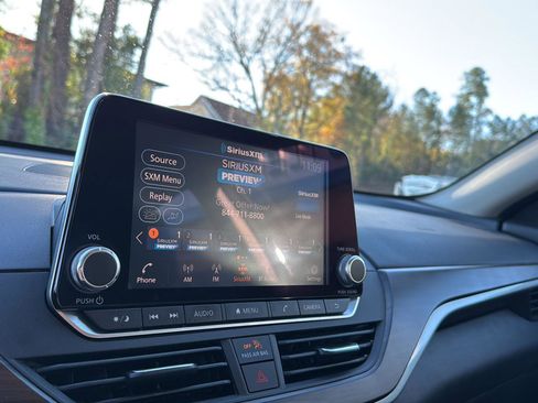 Used 2024 Nissan Altima 2.5 SV image 21