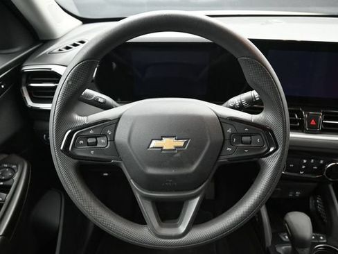 Used 2025 Chevrolet TrailBlazer LT FWD image 15