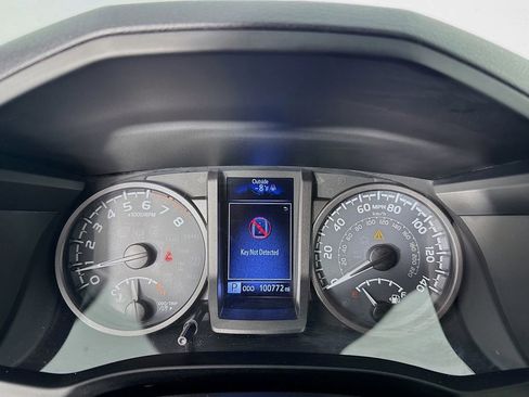 Used 2018 Toyota Tacoma TRD Off-Road image 17