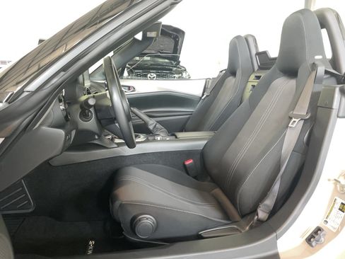 Used 2023 MAZDA MX-5 Miata Club RWD image 6