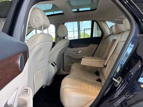 Used 2022 Mercedes-Benz GLC 300 4MATIC image 21