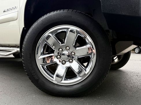 Used 2013 GMC Sierra 1500 SLT w/ SLT White Diamond Edition AWD/4WD image 9