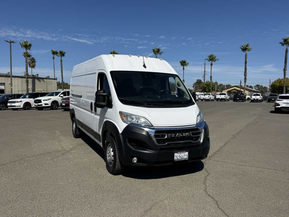 Used 2023 RAM ProMaster 2500 w/ Driver Convenience Group FWD image 3