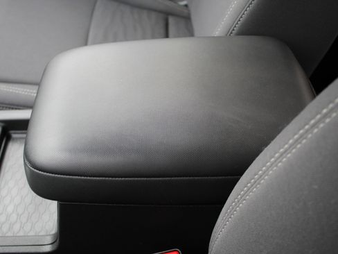 Used 2022 Nissan Frontier SV image 33